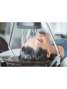 YUMEシャンプー台で極上の頭浸浴をご堪能ください♪頭皮ケアで髪の芯から美しく輝く髪へ…。