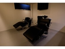 癒しのシャンプータイム！フルフラットシャンプー台で極上の体験