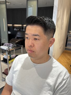 ウノプリールヴァモス(unopulir Vamos) ナチュラルフェードサイドパート梅田メンズ