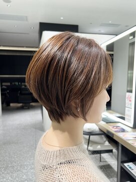メゾンブラン アヴェダ(Maison Blanc AVEDA) 前下がりくびれショート