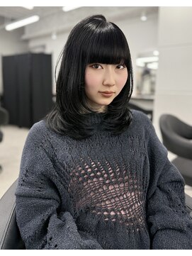 シーシンジュク 新宿南口(Sea shinjuku) ブルーブラック＋レイヤーカット