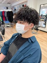 ウェイビーエフティフィフス 横浜西口(WAVEY ft.fifth)&nbsp;横浜波巻きパーマツイスパツイストスパイラルパーマ緩め弱め30代