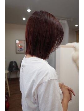 ムク(Muku) ツヤ感引き立つ、大人のピンクブラウン◎