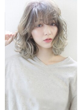 ラエティス(Laetus) グラデーションカラー/バレイヤージュ/プラチナアッシュカラー