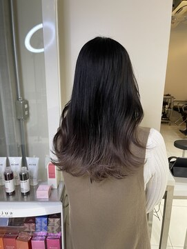 アライブ ハラジュク(ALIVE harajuku) ホワイトシルバーグラデーションryota