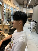 アイズ 海老名(AIZU) センターパートカルマパーマニュアンスパーマフェードカット