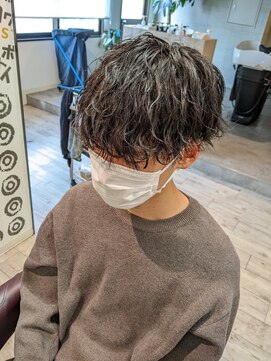 コワファーストナガサキシャンプーボーイ(COIFF1RST NAGASAKI SHAMPOO BOY) vマッシュ×波巻きスパイラルパーマ