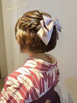 シークエストアンドシプラス(C/QUEST&C-plus) ハーフアップ 成人式 卒業式 ヘアセット 辻堂