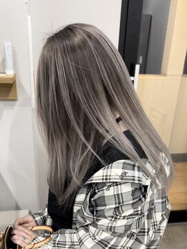 リグ 横浜(Lig.) バレイヤージュ/グレージュカラー/ケアブリーチ/ブリーチ/カラー