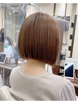 アッシュ 横浜西口店(Ash) ぱつっとボブ