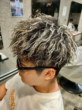 ライズ 綾瀬店(RISE) ツイストスパイラルパーマ／ハイライト