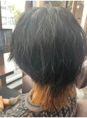 ラフだけど洗練された個性派ウルフ　インナーカラー