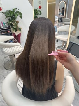 ロンドルピナス 小倉(Lond Lupinus) ミディアムヘア暗めカラー/デザインカラー/フェイスフレーミング