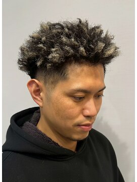 針金パーマ/スパイキーアフロ