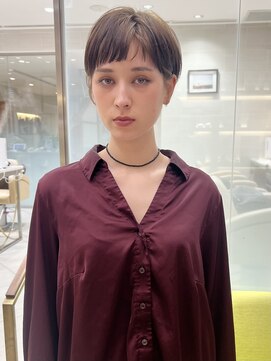 ピークアブー 銀座中央通り(PEEK-A-BOO) マッシュショートベージュヘアシースルーバング