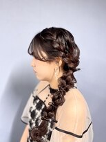 ヒュミ(hymy) 結婚式参列に♪/お呼ばれヘア/おとなっぽヘア/ゆるふあ/編み込み