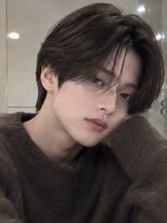 ベル 新宿(Belle)&nbsp;センターパート　コンマバング　ニュアンスパーマ　大人ヘア新宿