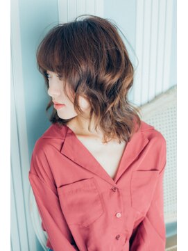 フローラビューティーヘアー(Flora Beauty Hair) 波打ちフェザーミディ/20代/30代/40代/50代/岡山/表町