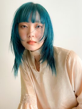テトヘアー(teto hair) ブルーグリーン　青緑　派手髪　レイヤースタイル　ウルフ　青髪