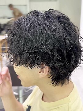 オーシャントーキョー ウエスト(OCEAN TOKYO WEST) ハイライトウルフマッシュパーマ波巻きパーマツーブロックメンズ