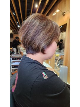 キレイコムデュース(Deuce) 前下がりショート