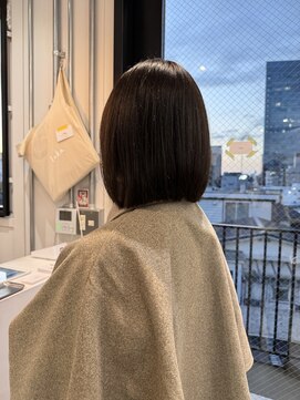 ロカ 表参道(loka) 切りっぱなしボブ[表参道/ブリーチ/ハイライト]Mai