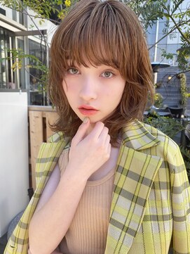 マインバイアフロートギンザ(MYNE by AFLOAT GINZA) ミディアムウルフレイヤー【分け目なしスタイル】