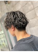 ツイストスパイラルパーマツーブロック束感色気メンズカット