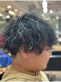 16時から23jまで営業中!! カット最終受付10時!!