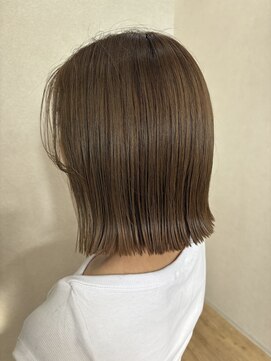 フリック(FLiC) 切りっぱなしボブ