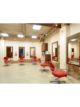 マンツーマン施術で、あなたの髪のお悩みを解決◎丁寧なカウンセリングと高い技術で理想のスタイルを実現♪