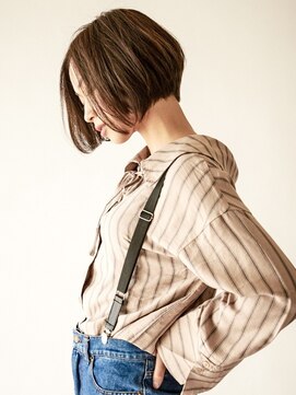 シン フルリール(Shin fleurir) 頭の形がキレイに見えるショートボブ