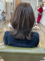 くびれミディアム（マッシュくびれヘアメルティカラー