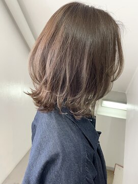 リルア 博多(LIRUA) 小顔ミディアムくびれヘア