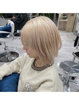 リガナッツ 池袋店(Riganuts) ホワイトベージュ