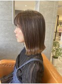伸ばしかけ切りっぱなしボブ ハチ上ストレート