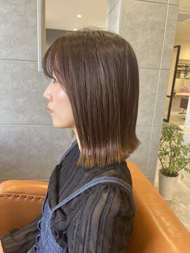 パウダーヘアー ルミニティ(powder hair luminity) 伸ばしかけ切りっぱなしボブ ハチ上ストレート