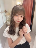 ランド 原宿表参道(LAND)&nbsp;編みおろしヘアアレンジミルクティーベージュアイドル前髪
