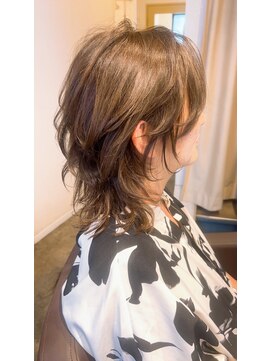 ボニークチュールドットエス(.S) ハイレイヤーウルフ 大人ヘア・くびれミディ・ミディアムヘア