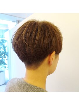 アロー(Arrow) 女性でも楽しめる刈り上げマッシュスタイル☆
