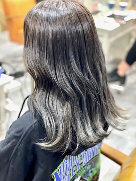 シアン 立川店(Shian) グレージュ×セミロング