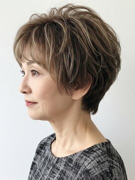 ハピネス クローバー 八木店(Happiness CLOVER) 40代50代60代白髪染めハイライトマッシュショート