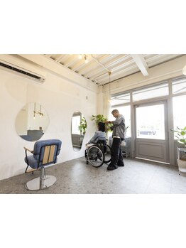 完全マンツーマンのプライベートサロン！天井も高く開放感抜群＊寛げるサロンタイムを♪バリアフリー設備も