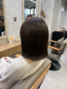 コンフィー(comfy) アッシュカラー×外ハネシルエット