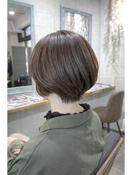 バンビ(BAMBI) 20代30代40代50代大人可愛い丸みショートボブ×ベージュブラウン