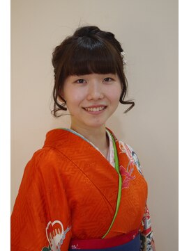 美容室 草 編込みシニヨン