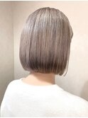 ハイトーングレージュ