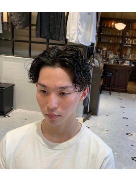 ルドローブラントオオサカ(LUDLOW BLUNT Osaka) 【LUDLOW BLUNT】センターパートパーマ センター分けマッシュ