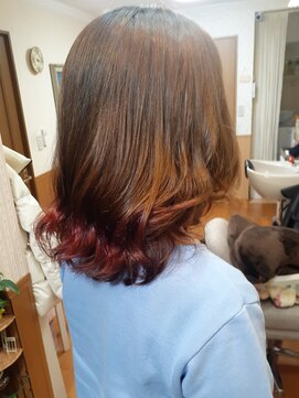 エイム(aime) セミロング　ミディアム　インナーカラー　裾カラー　ピンク