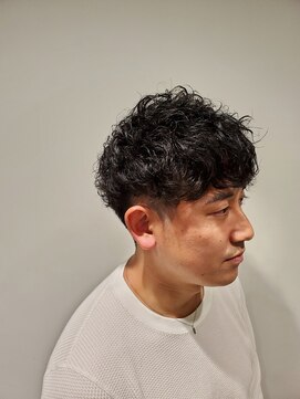 オムヘアーバイグルーマーズ(HOMME HAIR by GROOMER/S) メンズスペインカール　HOMMEHAIR２ｎｄ江ヶ崎